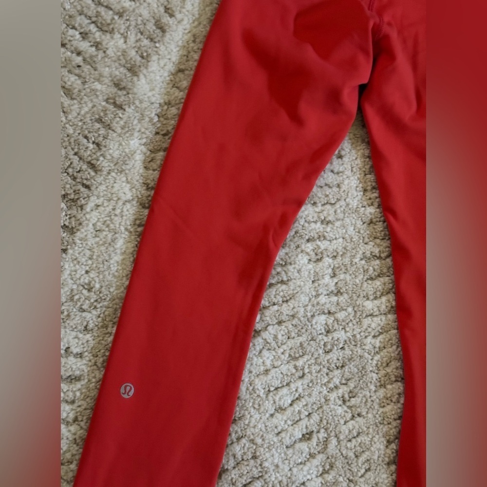 Lululemon Wunder Under Reversible leggings in EXCELLENT like new condition! - Picture 2 of 6